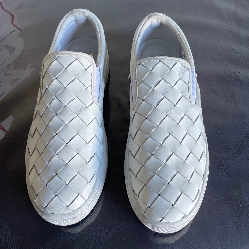 Marc Fisher Womens  White Calla Woven Leather Slip On Sneakers Shoes Size 7.5 M